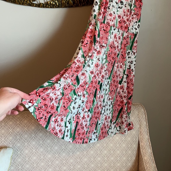 Floral dancing dress - Picture 2 of 5